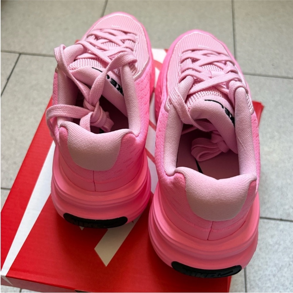 Nike women’s Uplift Pink Sneakers size 8 - Picture 4 of 7